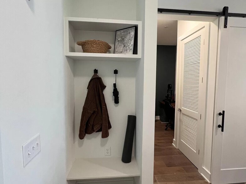 Building Photo - 1125 10th Ave N