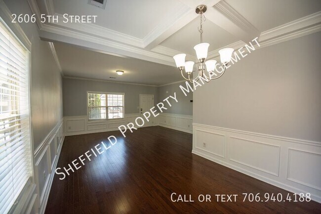 Building Photo - 2606 5 St