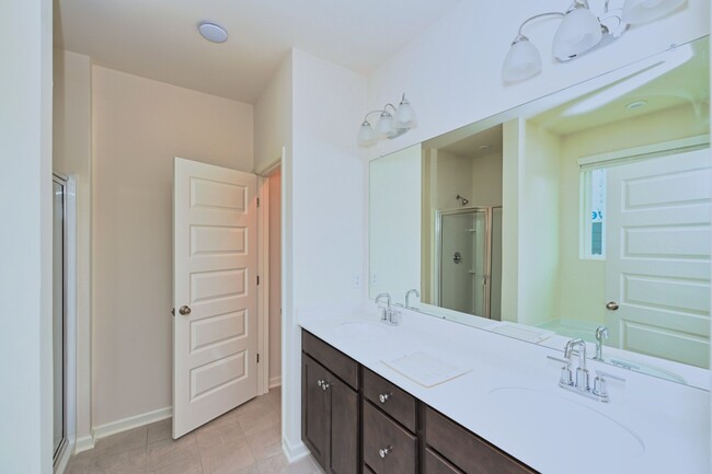 Building Photo - 5373 Bellflower Hls