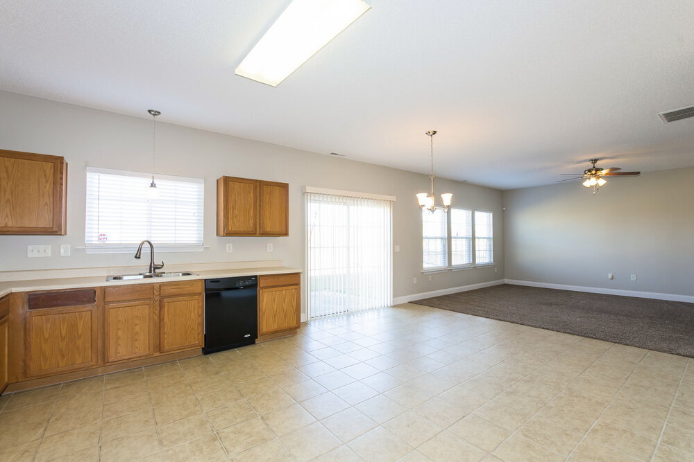 Building Photo - 13669 Coram Pl