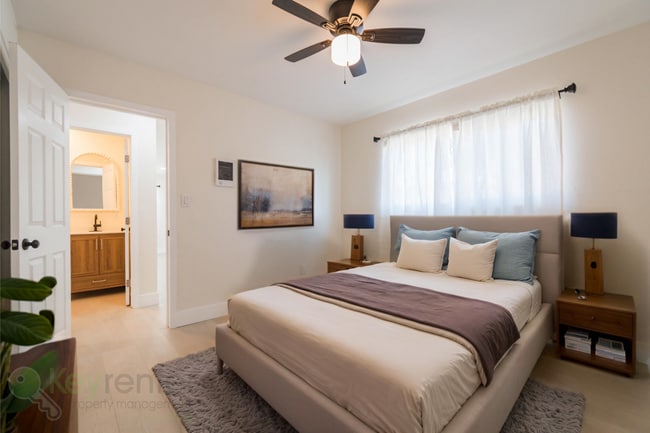 Building Photo - Beautifully Renovated 2BD | 1.5BA Duplex –...