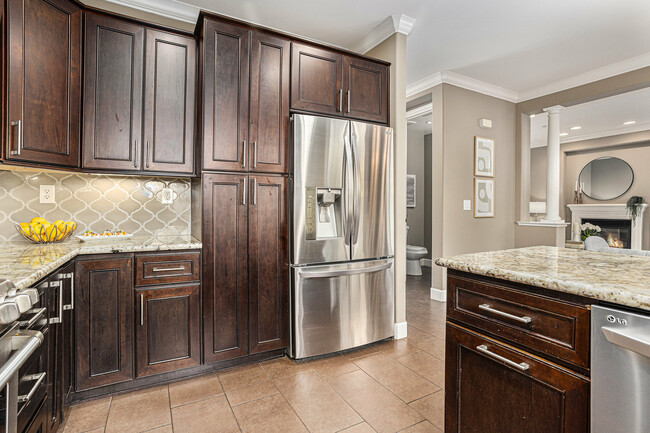 Building Photo - 203 Seacliff Way