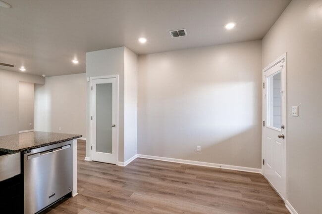 Building Photo - Solar-Powered Home with Modern Finishes & Included Fridge