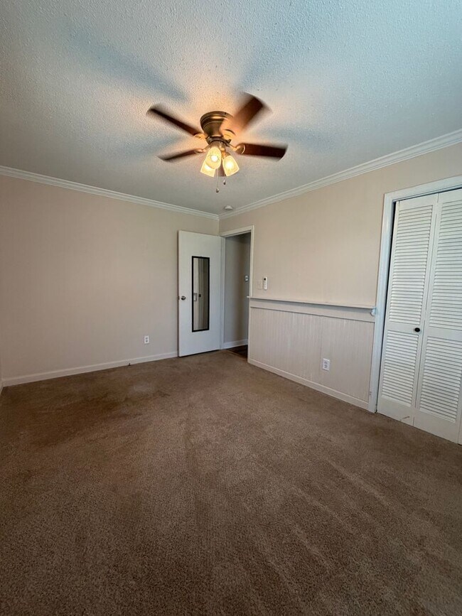 Building Photo - 144 Lacy Cir