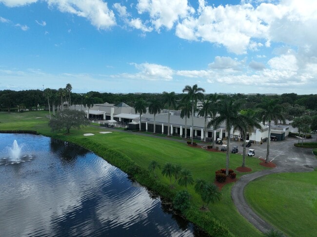 Building Photo - 1904 Bermuda Cir