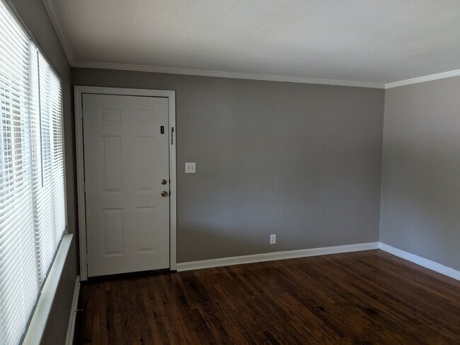 Building Photo - 44 Thackery Pl