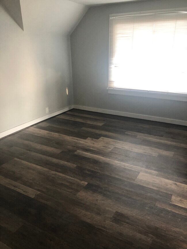 Building Photo - 2502 N Calispel St