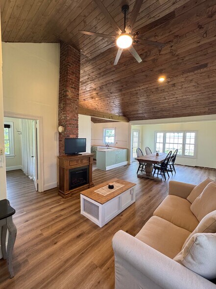 Building Photo - 810 Neuse Dr
