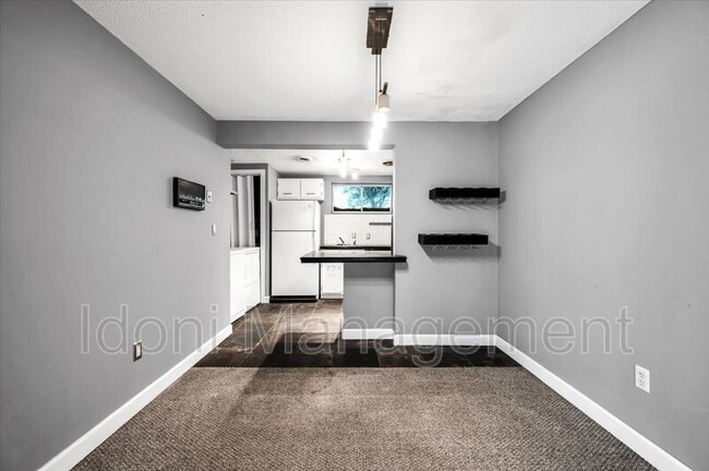 Building Photo - 78 Shepards Knoll Dr