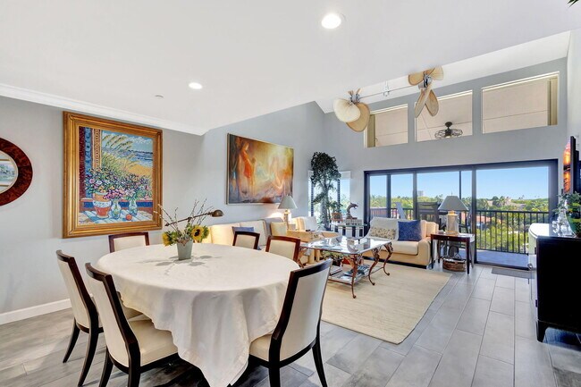 Building Photo - 16910 W Bay Dr