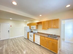 Building Photo - 289 Merrimack St