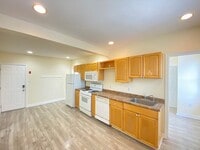 Building Photo - 289 Merrimack St