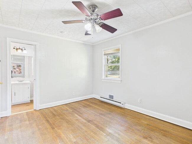 Building Photo - 8282 N Mayfield Ln