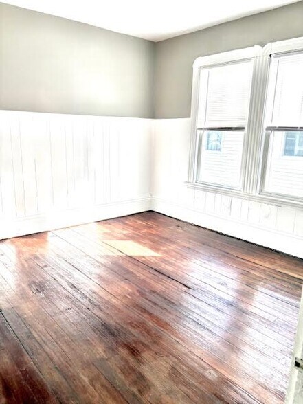 Building Photo - 653 Brock Ave