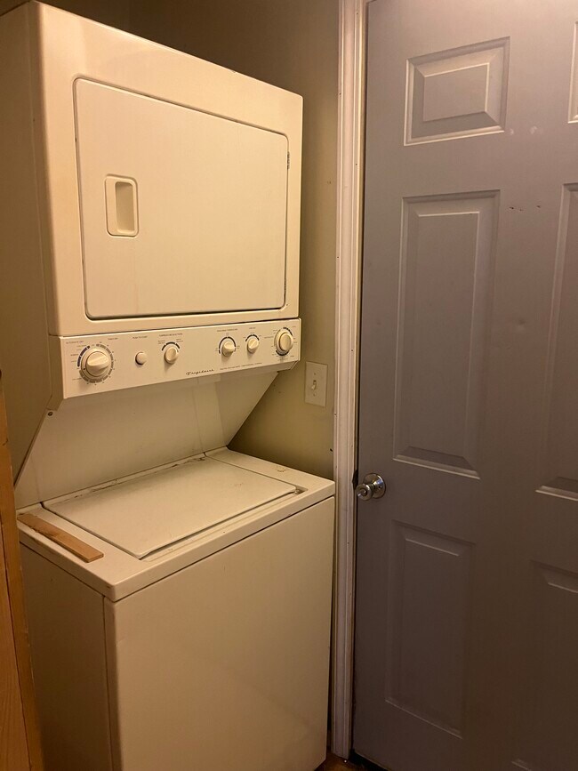 Building Photo - Market Street