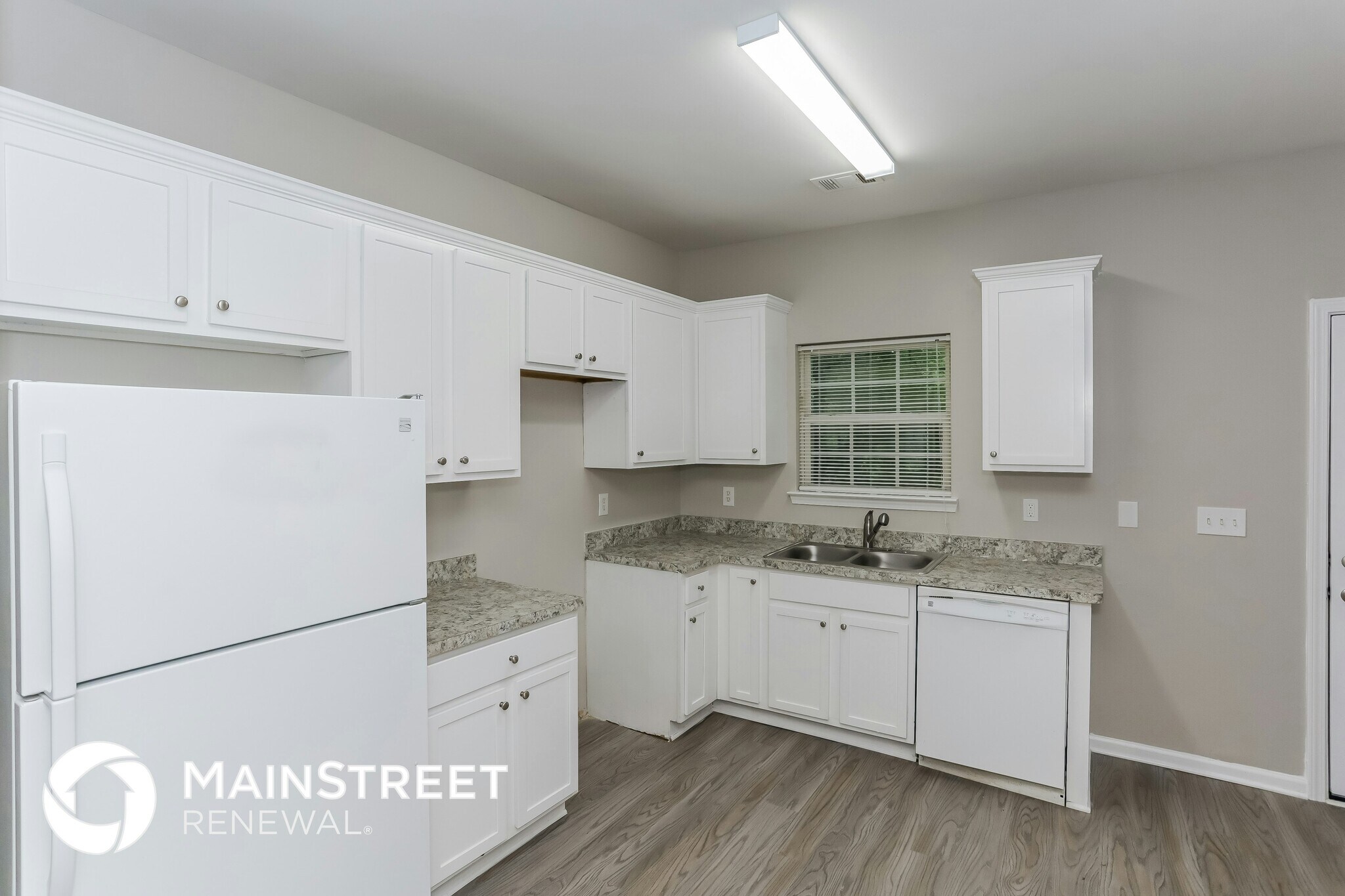 Building Photo - 2019 Reynolds Dr SW
