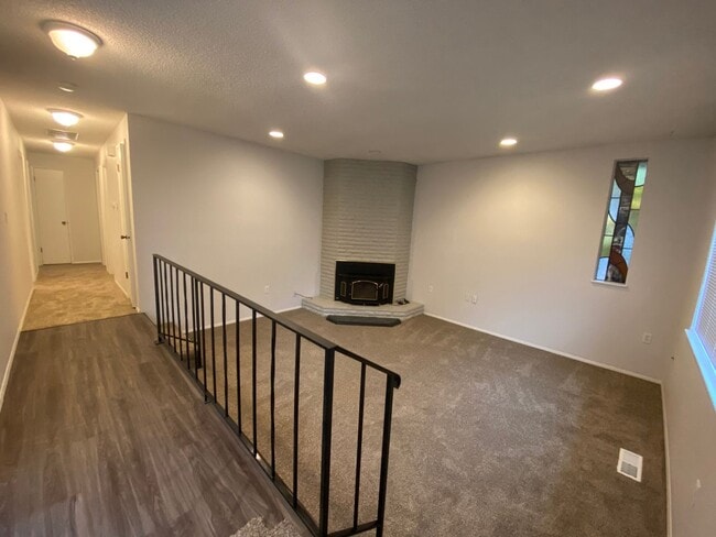 Building Photo - DW1217 - A