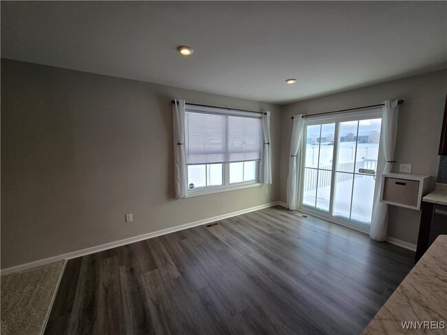 Building Photo - 113 South Dr