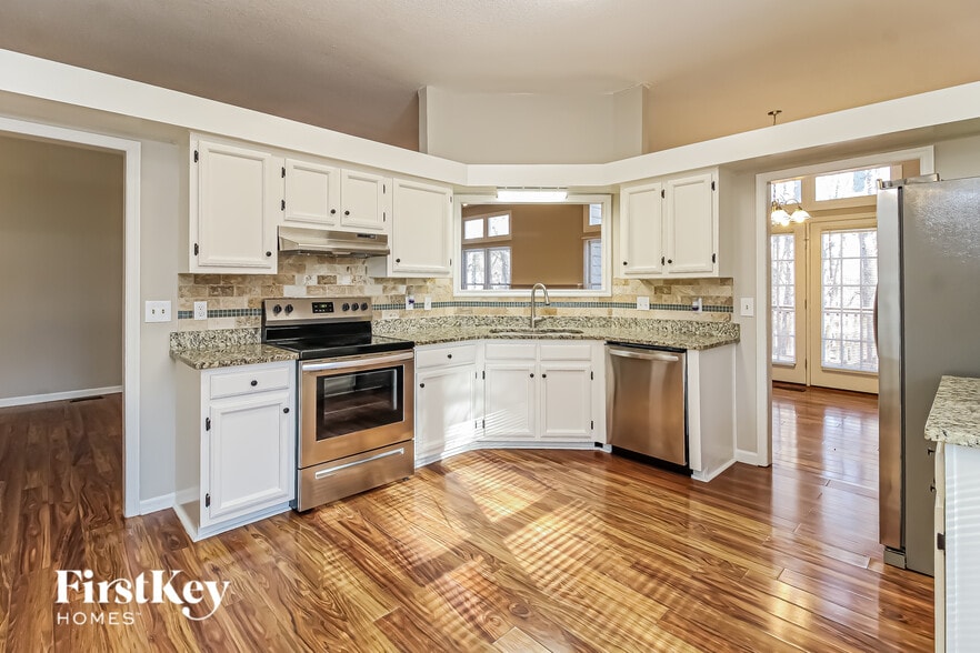 Building Photo - 6507 River Hills Dr