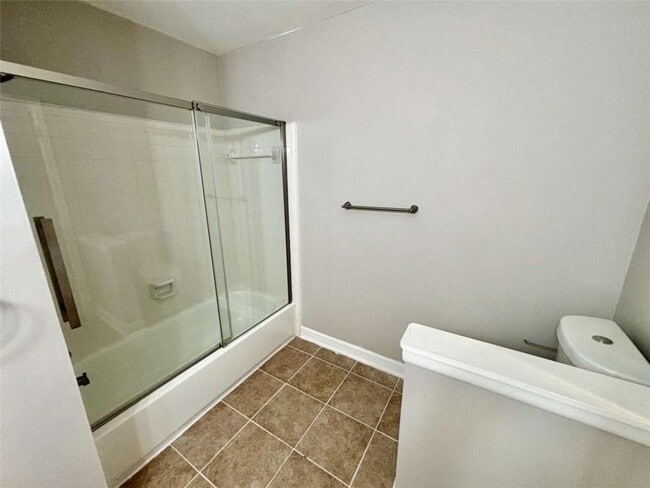 Building Photo - 58 Rumson Ct