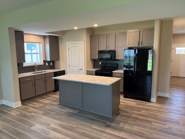 Building Photo - 8542 Kickapoo St