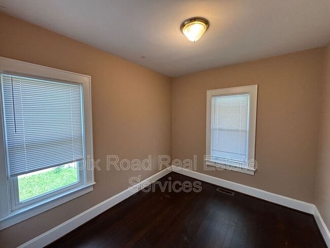 Building Photo - 708 Webster Ave