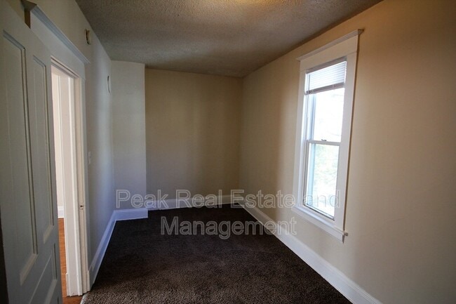 Building Photo - 744 Oakland Ave SW