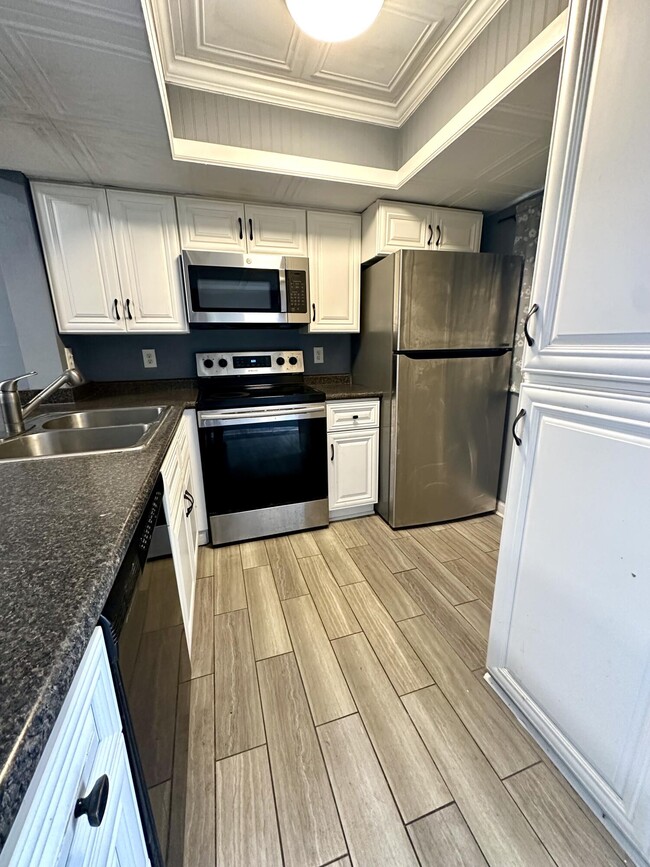 Building Photo - 101 Windsong Cir