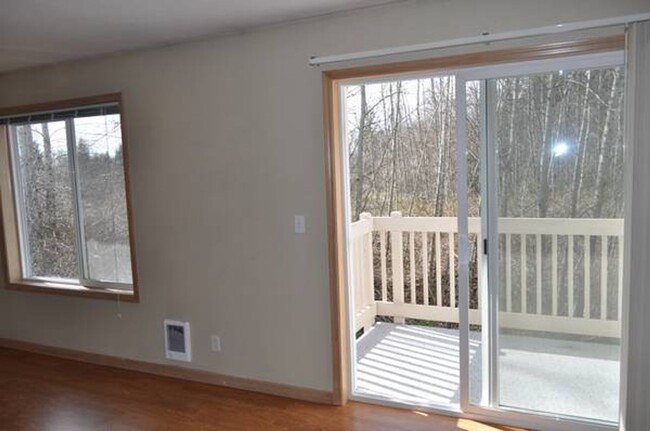 Building Photo - Pre-Leasing - 3bd/2bath (Cordata Area)