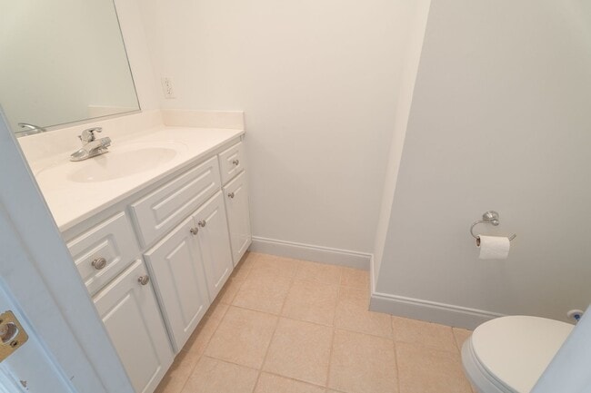 Building Photo - 256 Southbank Dr