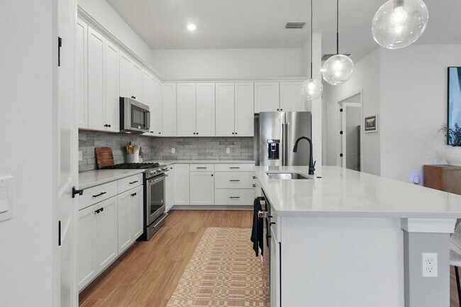 Building Photo - 10369 Northbrook Cir