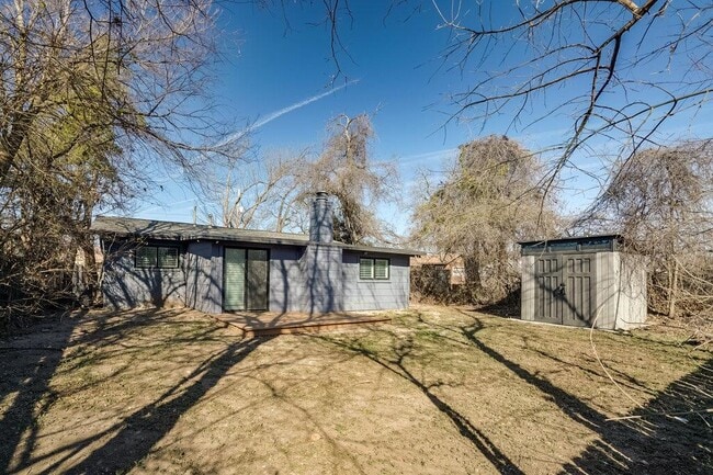 Building Photo - 1043 Springdale Rd