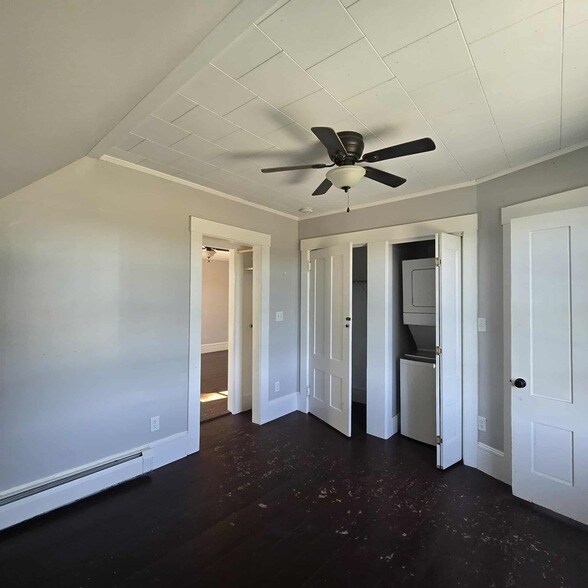 Building Photo - 230-232 Spruce Ln Ext