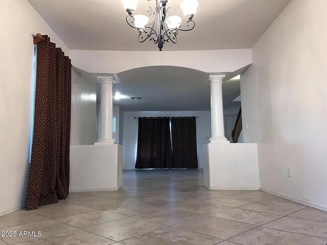 Building Photo - 6406 W El Cortez Pl