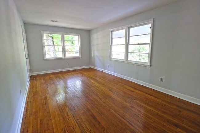 Building Photo - 3151 Truman St