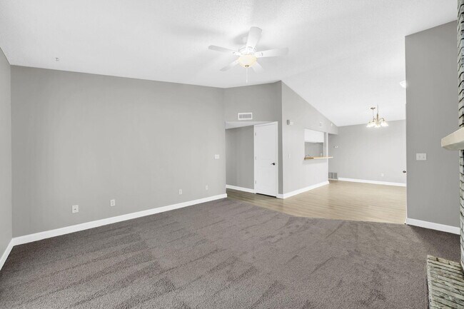 Building Photo - 3930 Balsam Dr