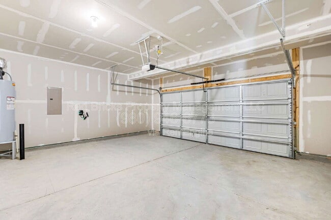 Building Photo - 14924 Nichols Hall Dr