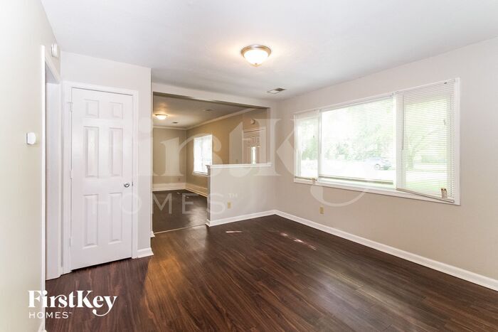 Building Photo - 7338 Kingsley Dr