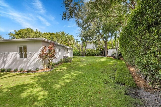 Building Photo - 8141 SW 62nd Ct