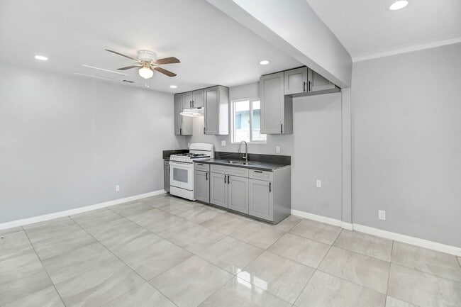 Building Photo - 4846 Doane Ave