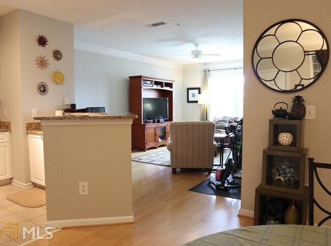 Building Photo - 10 Perimeter Summit Blvd