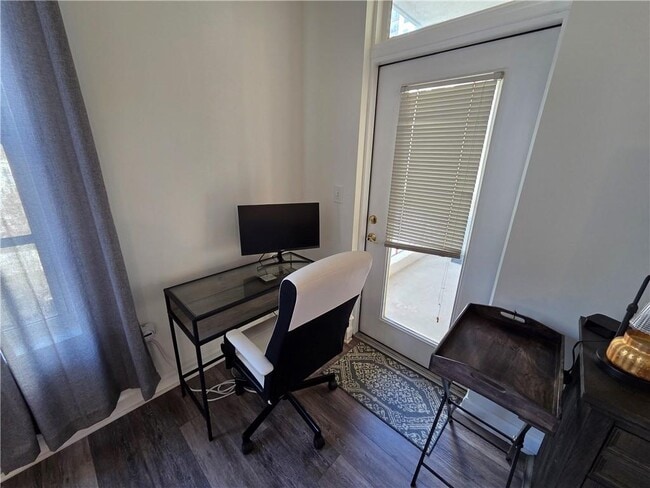 Building Photo - 1101 Juniper St NE