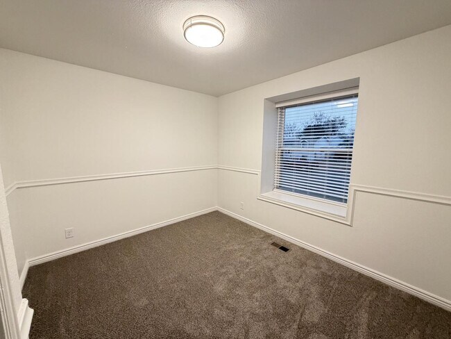 Building Photo - 1101 S 680 W