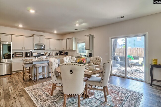 Building Photo - 660 Collett Dr