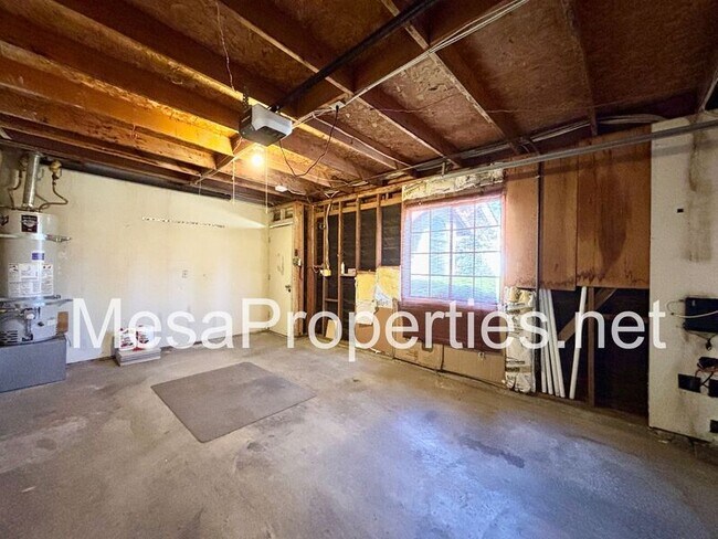 Building Photo - 19182 Elm Dr