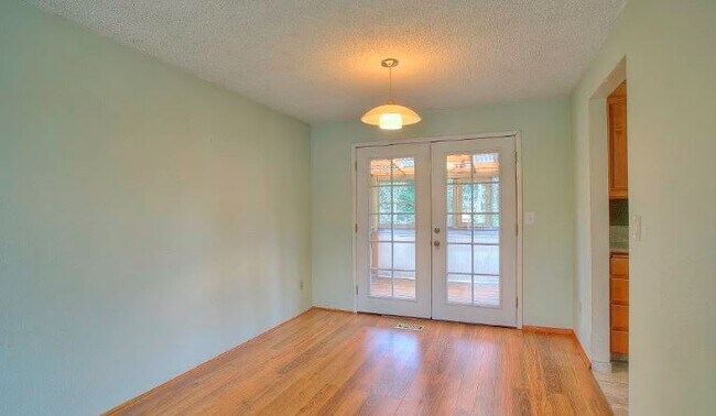 Building Photo - 19006 9th Ave Ct E