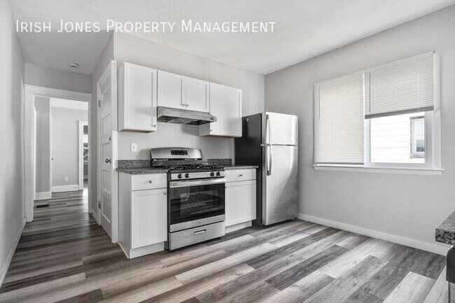 Building Photo - 374 Breckenridge St