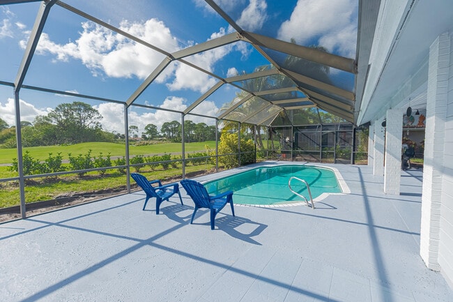 Building Photo - 1282 SW Bent Pine Cove