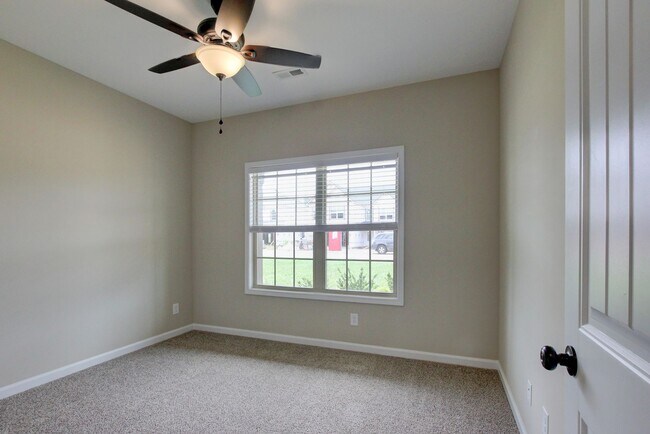 Building Photo - 2547 Rafiki Dr