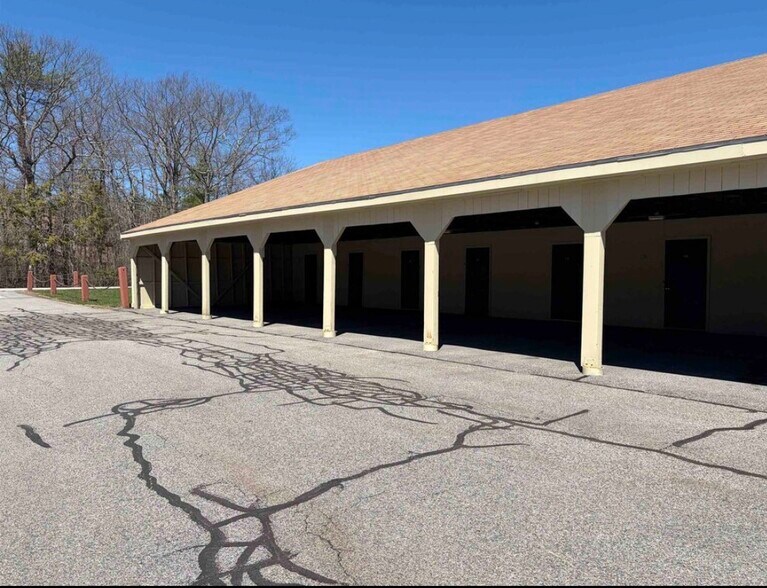 Building Photo - 609 White Cedar Blvd